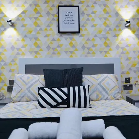 Luxury Central Self Contained Flat By Cozynest Reading Exterior photo