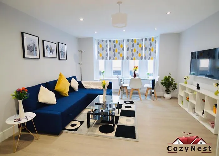 Luxury Central Self Contained Flat By Cozynest