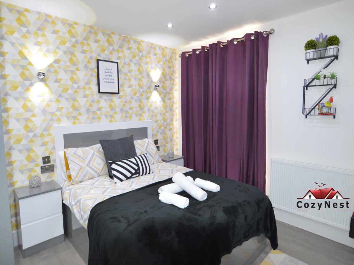Luxury Self Contained Flat By Cozynest Apartment *