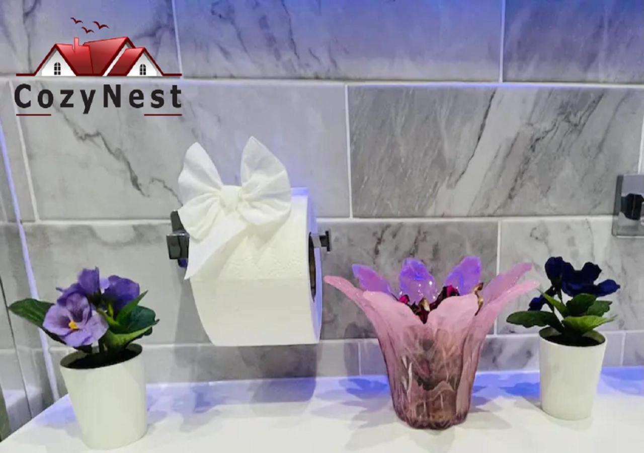 Luxury Self Contained Flat By Cozynest Apartment *